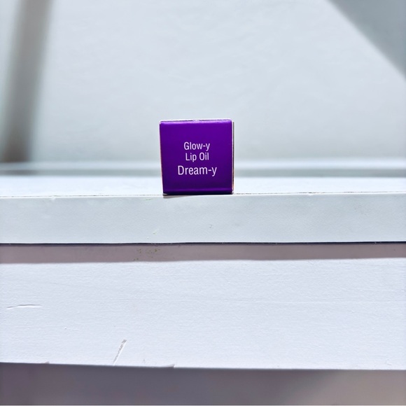 💜 PIXI — Glow-y Lip Oil in Dream-y - Picture 6 of 7